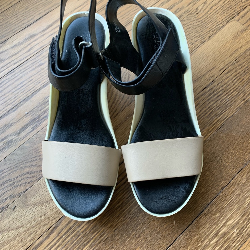 Charles David Molded Wedge Sandal - Picture 2 of 8